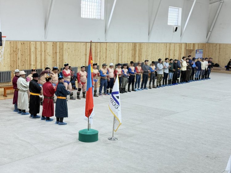 Монгол цэргийн өдөр уурхайчин залуус