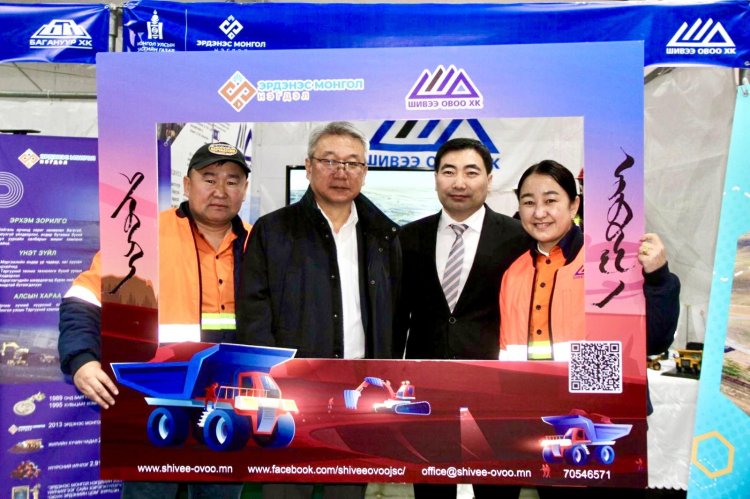 “НЭЭЛТТЭЙ ХААЛГАНЫ ӨДӨР” – Иргэдэд ойр төрийн үйлчилгээ